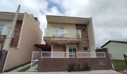 Sobrado Com 3 Dormitórios à Venda, 101 M²  - Cambiju - Itapoá/sc