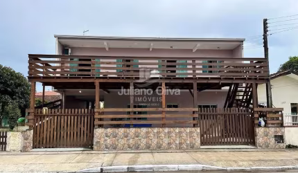 Sobrado Com 8 Dormitórios à Venda, 327 M² Por R$ 1.200.000,00 - Brasília - Itapoá/sc