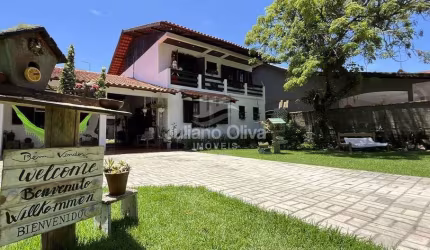 Sobrado com 5 quartos à Venda, Cambiju - Itapoá