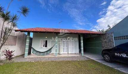 Casa com 2 Quartos a 250 Metros do Mar, Barra do Saí