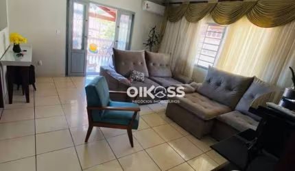 Sobrado com 3 dormitórios à venda, 230 m² por R$ 689.000,00 - Jardim Satélite - São José dos Campos/SP