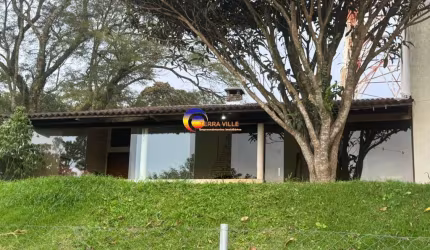 Casa com renda a venda em Santana de Parnaíba - SP - Aldeia da Serra