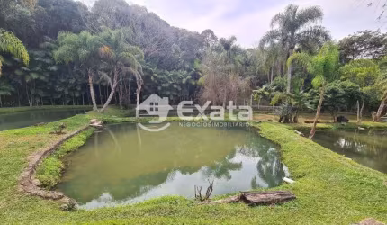 Linda chacara em Piedade com 4 lagos