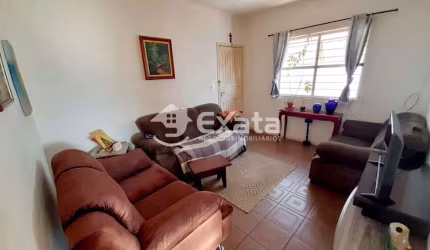 Amplo apartamento à venda na Vila Barão
