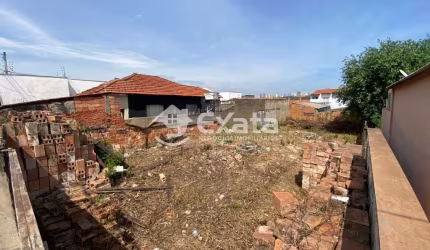 Amplo terreno à venda ou locação na Vila Assis
