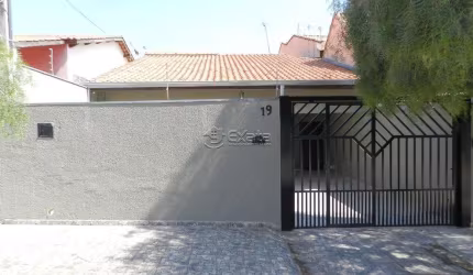 Casa Padrão à venda em Wanel Ville II, Sorocaba: 3 dormitórios, suíte, ar-condicionado!