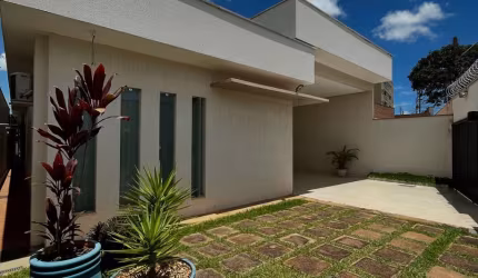IMÓVEL COM PISCINA E ACONCHEGANTE