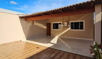 Casa com churrasqueira E BOX