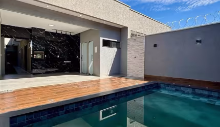 Linda casa com piscina, ótimo custo benefício