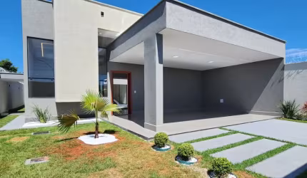 Linda casa com piscina, aconchegante e bem iluminada