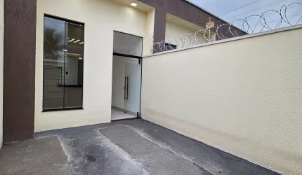 Linda casa, ótimo custo benefício e entrada reduzida