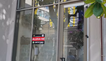 Loja para Aluguel na Vila Clementino – 25m², Pé Direito Duplo e Frente Envidraçada