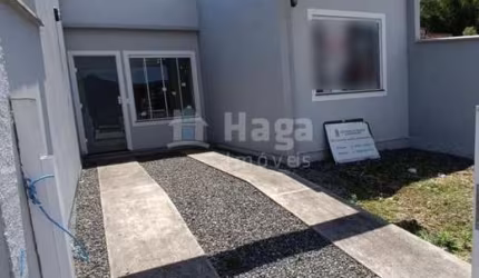 Casa geminada à venda no bairro Paquetá em Brusque/SC