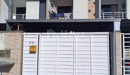 Sobrado geminado à venda em Guabiruba/SC