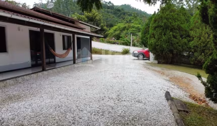 Casa em sítio/chácara à venda no bairro Tomaz Coelho em Brusque/SC