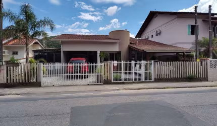 Casa a venda no bairro Guarani em Brusque/SC
