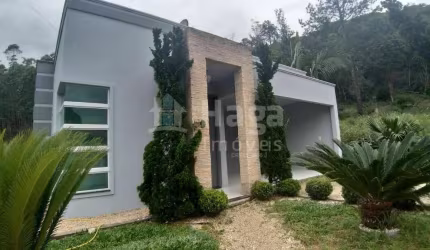 Casa à venda no bairro Lageado Baixo em Guabiruba/SC