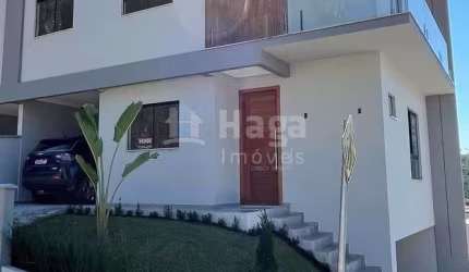 Sobrado à venda no bairro Aimoré em Guabiruba/SC