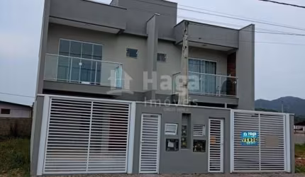 Sobrado geminado à venda no bairro Centro em Ilhota/SC