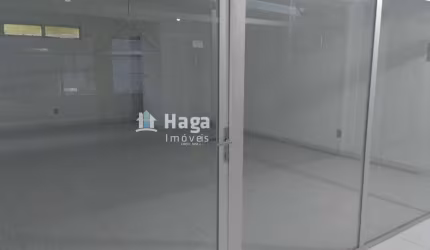 Sala comercial à venda no bairro Azambuja em Brusque/SC