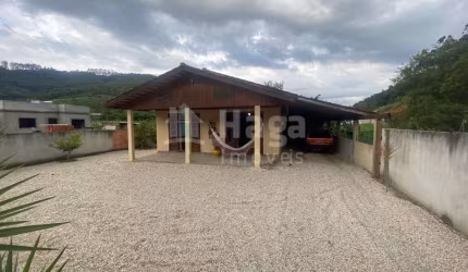 Casa à venda no bairro Espraiado em Nova Trento/SC
