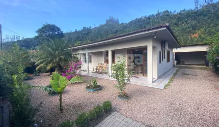 Casa à venda no bairro Ponta Fina em Nova Trento/SC