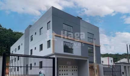 Apartamento studio à venda no bairro Bateas em Brusque/SC