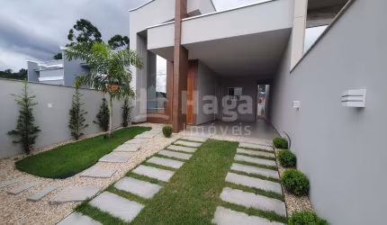 Casa a venda no bairro Centro em Guabiruba/SC