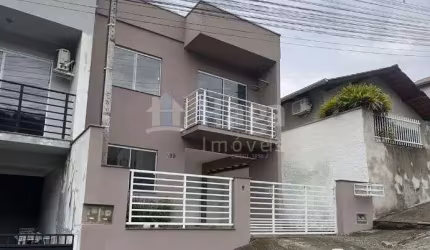 Sobrado Padrão à venda em Brusque/SC