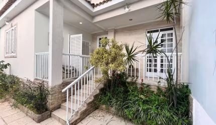 Linda casa tríplex 200 M2