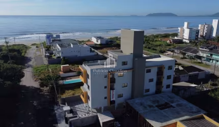 Apartamentos com 03 dormitórios (01 suíte)  à 80 metros do mar