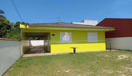 Imóvel com 03 dormitórios no Balneário Cambiju á 530 metros da praia