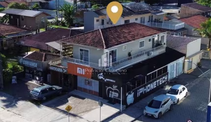 Prédio Comercial c/ 03 residencias + 04 salas comerciais