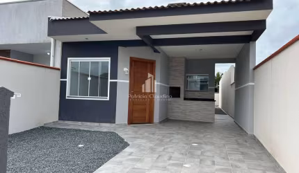 Excelente Casa Com 03 Dormitórios (01 Suíte) Com Amplo Espaço De Terreno!