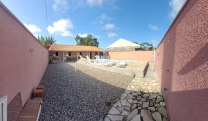 Excelente casa com piscina e 05 Dormitórios no Balneário Paese