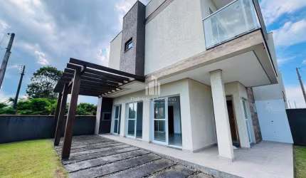 Sobrado De Esquina Próximo Ao Mar, Com 03 Dormitórios (Sendo 01 suíte) - Baln. Cambiju