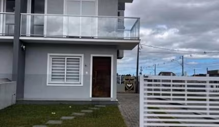 Belo duplex de esquina no bairro Bosques de Albatroz