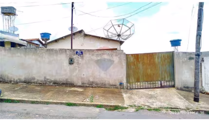 TERRENO MEDINDO 453 M²
