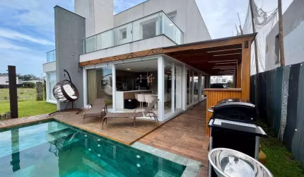 Casa em Condomínio Mobiliada e Decorada em Xangri-lá - One Atlântida House