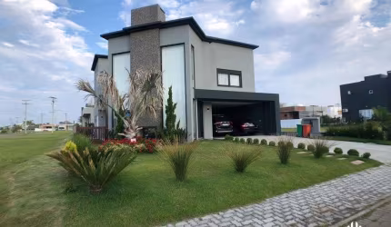 Casa em Condomínio à venda em Capão da Canoa - Condomínio Dubai Resort