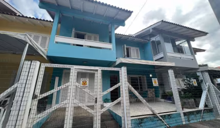 Casa Mobiliada à venda em Xangri-lá - Centro