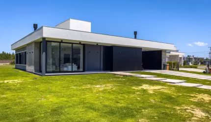Casa em Condomínio à venda em Atlântida Sul, Osório - Mobiliado e decorado