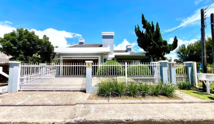 Casa Localizada em uma das melhores praias do litoral Norte, no centro de Xangri-lá- RS