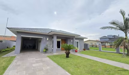 Casa com 3 quartos à venda na Rua Irerê, 690, Atlântida, Xangri-Lá por R$ 2.200.000
