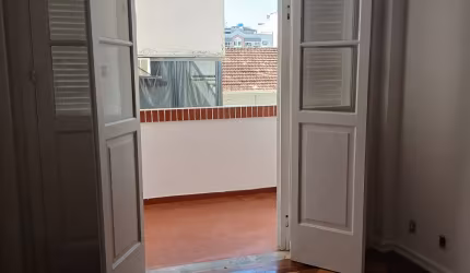 APTO COM 03 QUARTOS RUA CANAVIEIRAS/GRAJAÚ