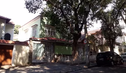 CASA DUPLEX COM EDÍCULA