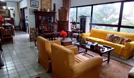 Casa Forte , 04 quartos.