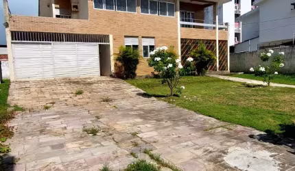 CASA EM CANDEIAS
