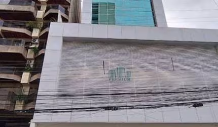 Sala Comercial, 2 banheiros, cozinha e 1 vaga- Centro