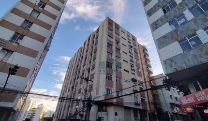 3 Quartos, Suíte ,Elevador e 1 vaga,  venda por R$ 330.000 ou aluguel por R$ 1.880/mês - Centro - Juiz de Fora/MG